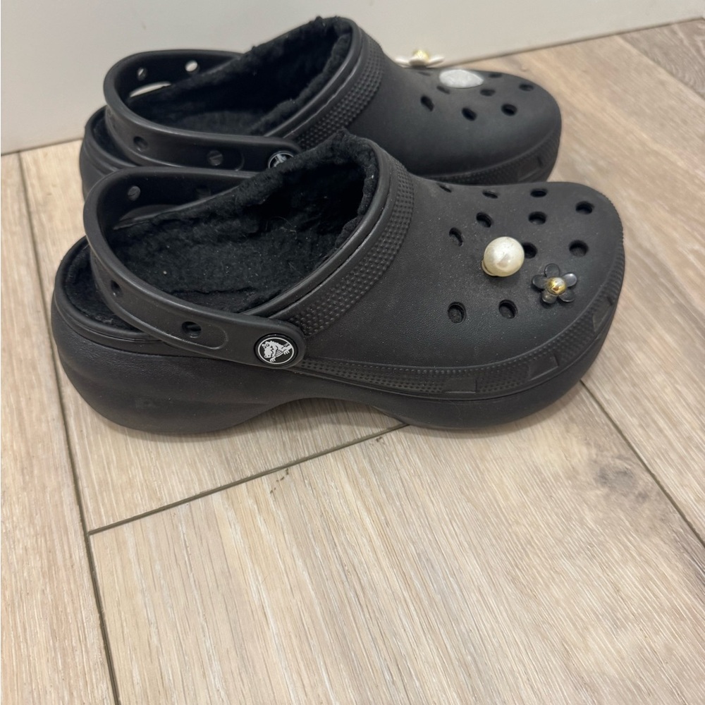 Crocs Womens size 7 Classic Stomp Clog fur Black Iconic Shoes Pearl Blink Charms